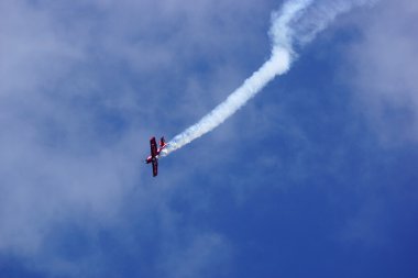 Krakow, Polonya - 29 Haziran: uçan akrobasi gösterisi malopolski piknik lotniczy (air Festivali),'zelazny grubu ve görüntü üzerinde 29 Haziran 2013 krakow