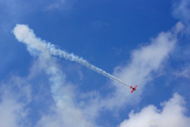 Krakow, Polonya - 29 Haziran: uçan akrobasi gösterisi malopolski piknik lotniczy (air Festivali),'zelazny grubu ve görüntü üzerinde 29 Haziran 2013 krakow