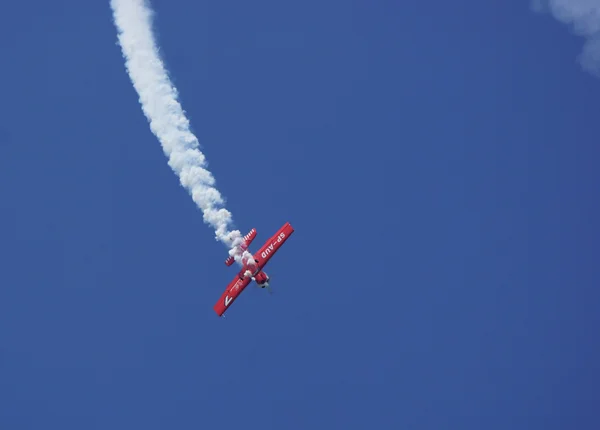 KRAKOW, POLAND - JUNE 29: Flying display and aerobatic show of Zelazny group in Malopolski Piknik Lotniczy (Air festival), Krakow on 29 June, 2013 — Stock Photo, Image