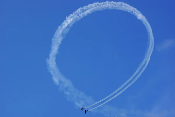 KRAKOW, POLAND - JUNE 29: Flying display and aerobatic show of Zelazny group in Malopolski Piknik Lotniczy (Air festival), Krakow on 29 June, 2013 — Stock Photo, Image