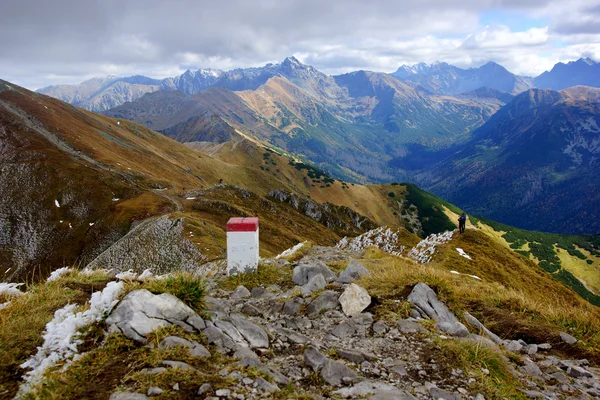 Rode bergtoppen, Tatra gebergte in Polen — Stockfoto