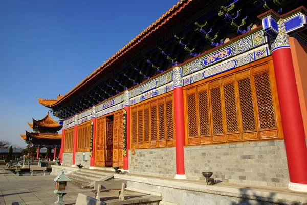 Drei buddhistische Pagoden in der Altstadt von Dali, Provinz Yunnan, China — Stockfoto