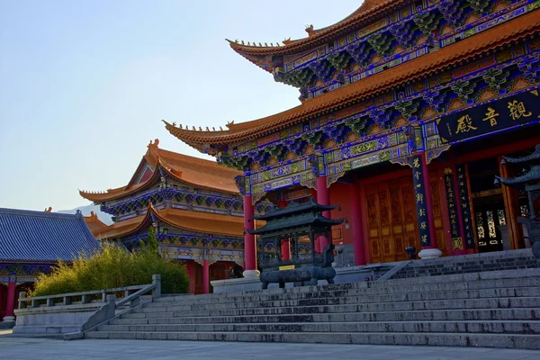 Trois pagodes bouddhistes dans la vieille ville de Dali, province du Yunnan, Chine — Photo