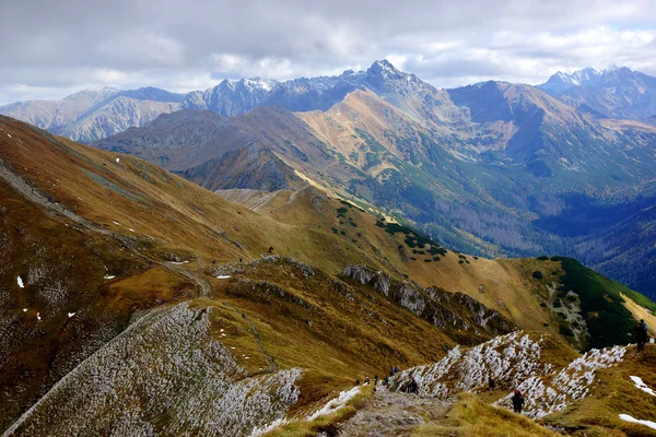 Ed Mountain Peaks, Montanhas Tatra na Polônia Imagens De Bancos De Imagens