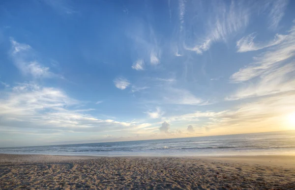 Sonnenaufgang am indischen Strand — Stockfoto