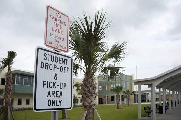 Escola secundária na Flórida — Fotografia de Stock
