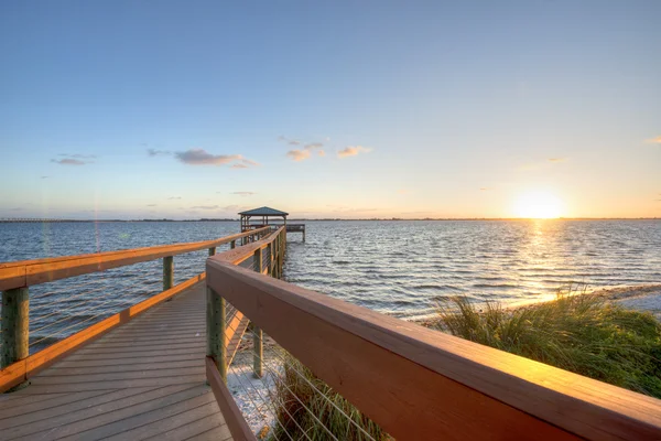 Strandpromenaden till stranden — Stockfoto