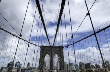 Brooklyn Köprüsü