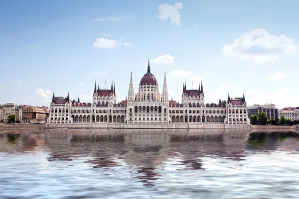 Hungarian parliament in Budapest — Stock Photo, Image