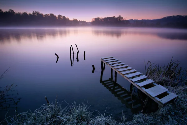 Lago brumoso — Foto de Stock