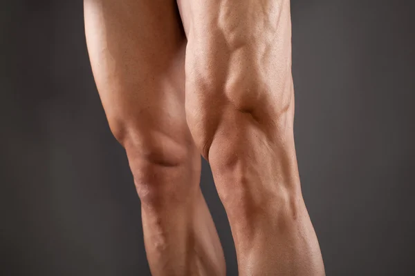 Piernas musculares masculinas — Foto de Stock