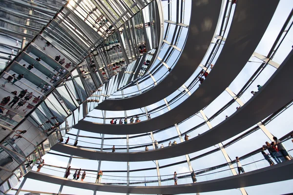 Domo del Reichstag en el parlamento alemán — Foto de Stock