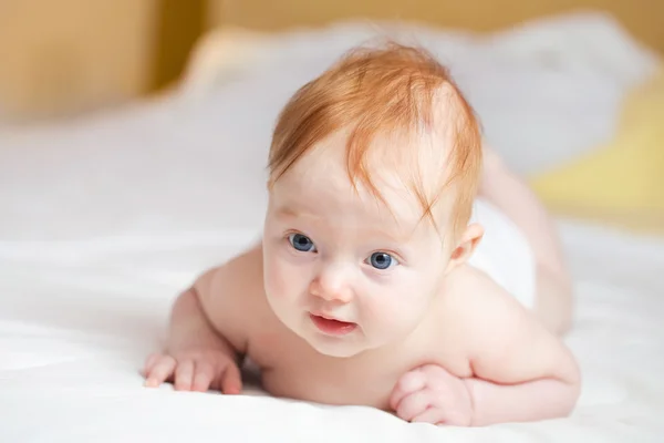 姜黄色头发的婴儿 — 图库照片
