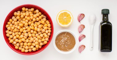 ev yapımı humus için malzemeler 