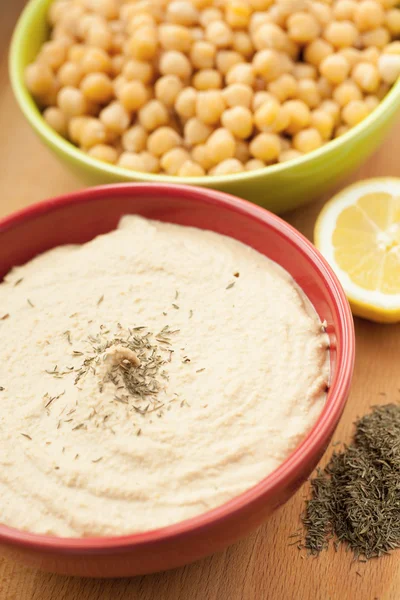 Hausgemachter Hummus — Stockfoto