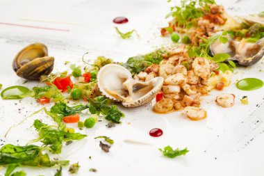 Deniz ürünleri salatası