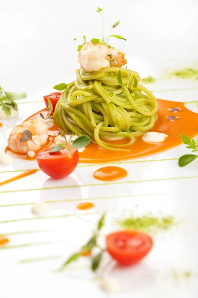 Spahgetti with pesto — Stock Photo, Image