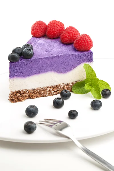Raw blueberry vegan cake — Stock Photo, Image