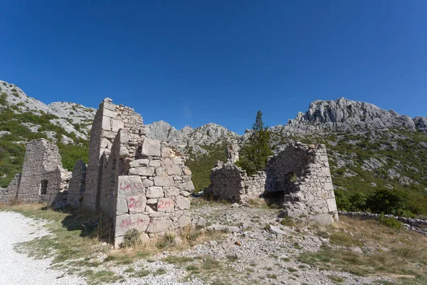 Vápencová Skalní Formace Tulove Grede Národním Parku Velebit Chorvatsku — Stock fotografie