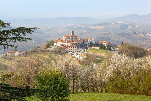 Smartno Pueblo Región Eslovena Brda Principios Primavera —  Fotos de Stock