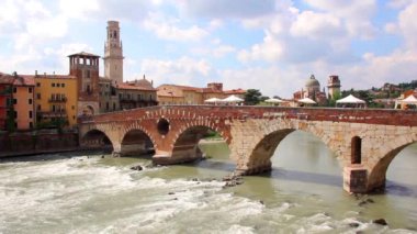 Ponte pietra adige Nehri, verona, İtalya, Avrupa