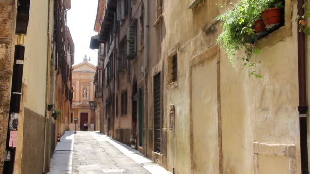 Sokak tarihi merkezi Verona, İtalya — Stok video