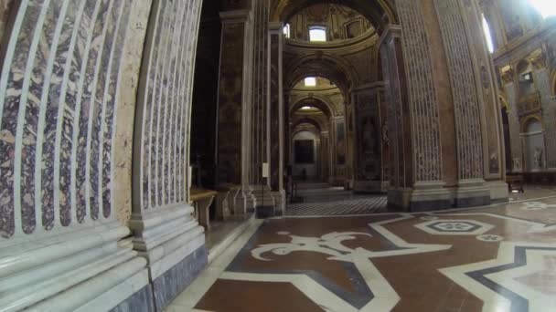 NAPLES, ITALIA - CIRCA DICIEMBRE 2013: Iglesia de San Paolo Maggiore — Vídeo de stock