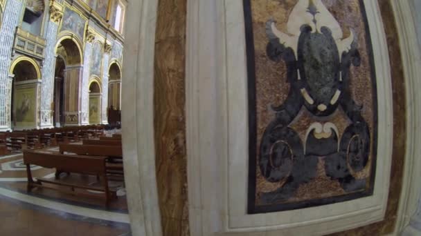 НАПЛЕС, ИТАЛИЯ - CIRCA DECEMA 2013: Церковь Сан-Паоло-Маджоре — стоковое видео
