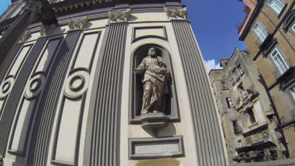 Neapel, Italien - ca. Dezember 2013: Kirche San Paolo Maggiore — Stockvideo