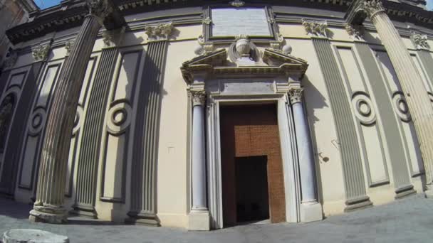 Neapel, Italien - ca. Dezember 2013: Kirche San Paolo Maggiore — Stockvideo