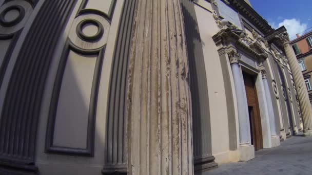 Neapel, Italien - ca. Dezember 2013: Kirche San Paolo Maggiore — Stockvideo
