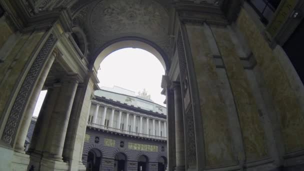 NAPLES, ITALIE - CIRCA DÉCEMBRE 2013 : Galerie Umberto I 
