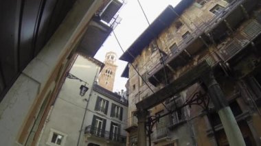 Verona İtalya - yaklaşık Aralık 2013: piazza dei sinyorlar