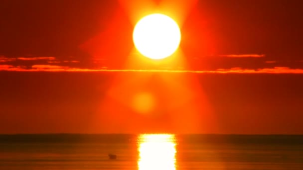 Zonsondergang boven de zee 7 — Stockvideo