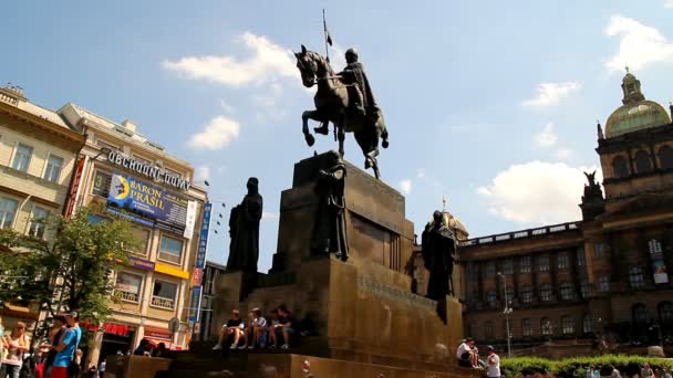 Prag wenceslas monument 19 — Stockvideo