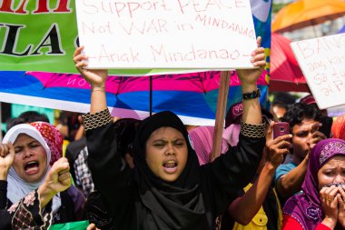 Müslüman barış mitingi konuşmak