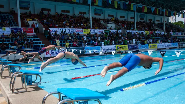 Swimming contest — Stock Photo, Image