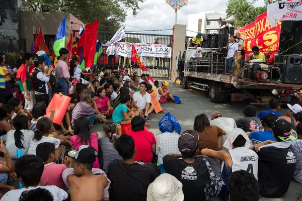 Protestos encenados sobre a lei de impostos anti-Sin das Filipinas — Fotografia de Stock