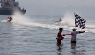 ahşap hız tekne yarışı