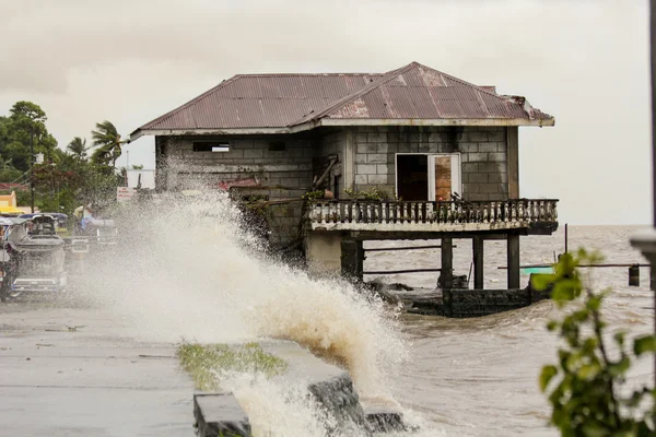 Hurricane Haiyan hits the Philippines — Stock Photo, Image