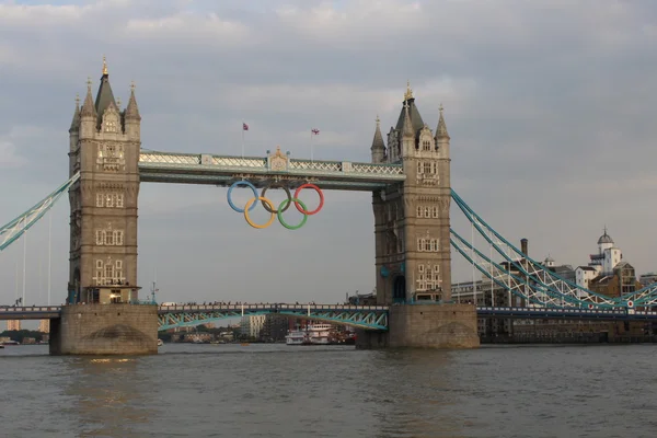 Tower bridge, Londyn podczas Igrzysk Olimpijskich w 2012 roku — Zdjęcie stockowe