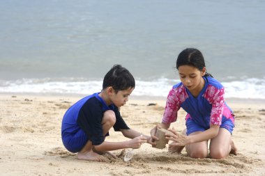 sandcastle tropikal plaj tarafından yapım zevk kardeş