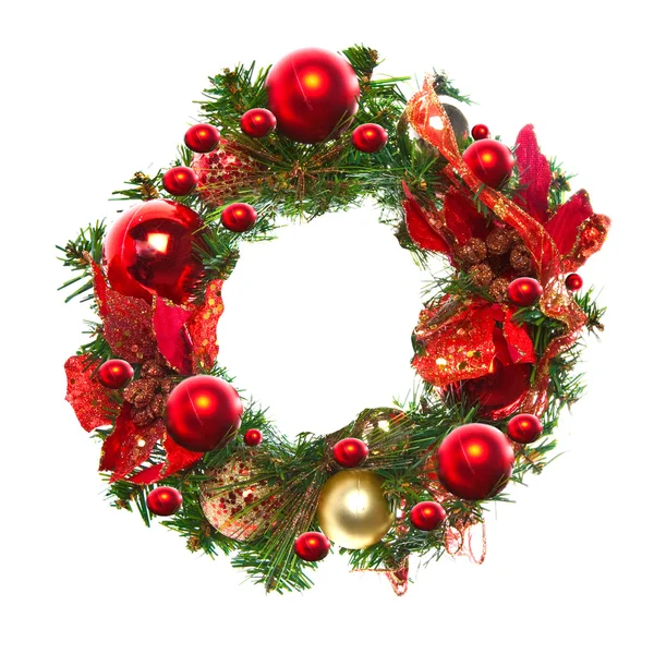 Baubles ve beyaz şeritler ile kırmızı Noel çelenk. — Stok fotoğraf