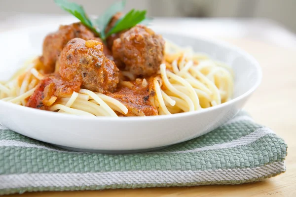 Delicious meatball with spaghetti in tomato sauce — Stock Photo, Image