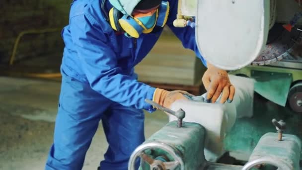 Factory Male Worker Protective Mask Gloves Processes Decorative Stone Machine — Stockvideo