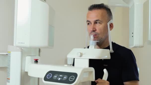 Scanarea Panoramică Maxilarului Omului Prin Scanare Raze Clinica Stomatologică Rotaţia — Videoclip de stoc
