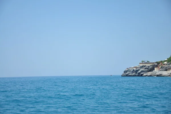 Çok uzak kıyılarında Denizi — Stok fotoğraf