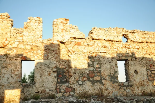 Duvar gölge duvar kalıntıları üzerinde — Stok fotoğraf