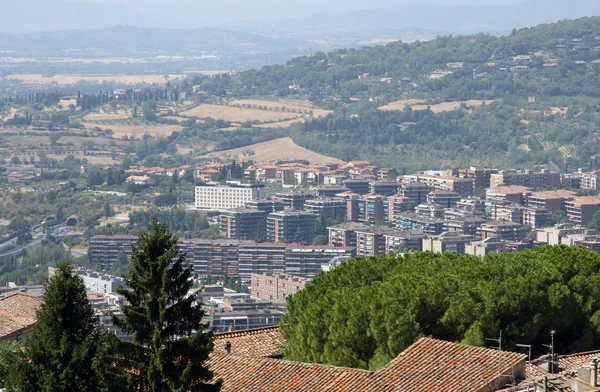 Domy a byty v městě perugia — Stock fotografie