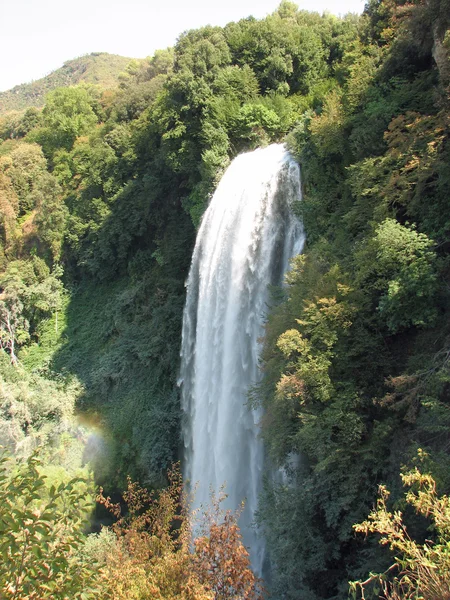 Neuvěřitelné a velmi vysoké marmore falls — Stock fotografie